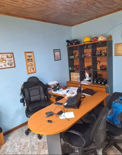 Amplia Casa Sector Llanquihue. Regularizada uso comercial. - Imagen 2