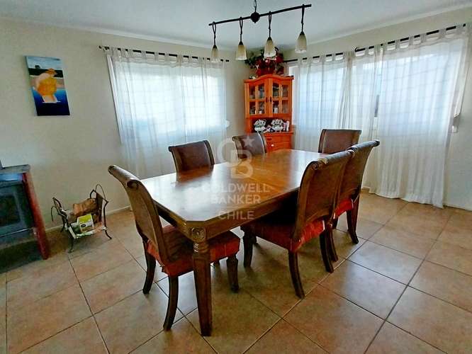 Amplia casa en excelente ubicación - Imagen 4