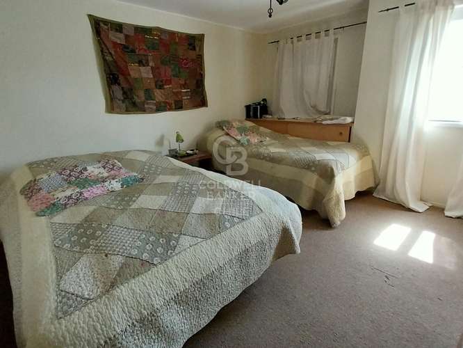 Amplia casa en excelente ubicación - Imagen 9