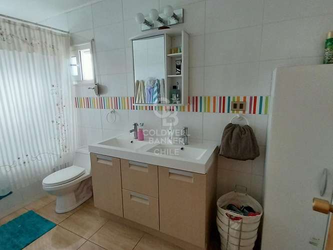 Amplia casa en excelente ubicación - Imagen 15