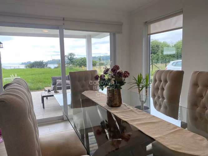Venta de Casa/Frente al lago.