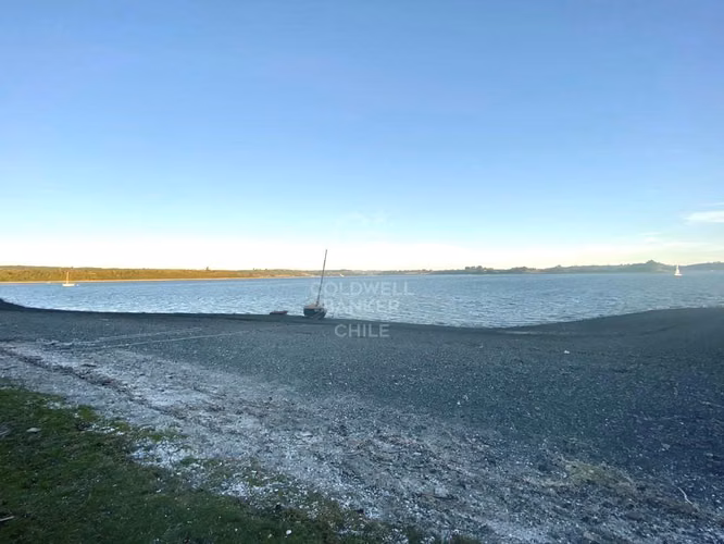 Parcela en Isla: Playa Privada y Bosques Milenarios
