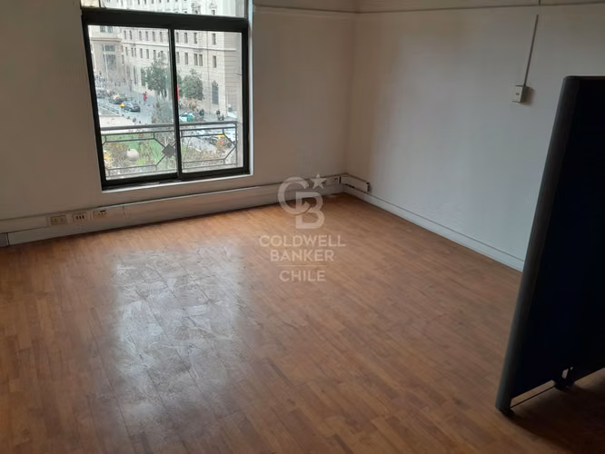 Arriendo Oficina  Duplex frente Plaza Constitución