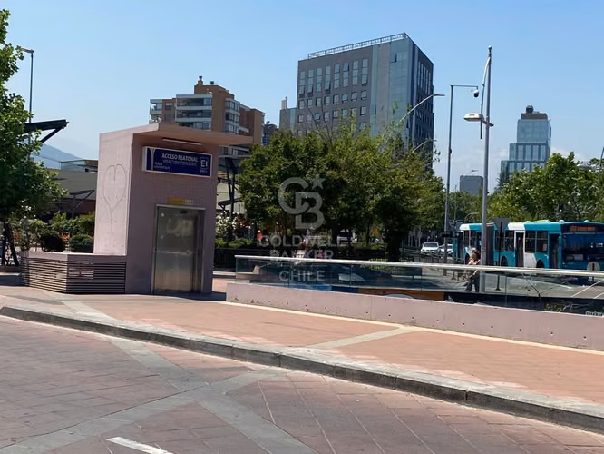 Local comercial en Plaza Lo Castillo