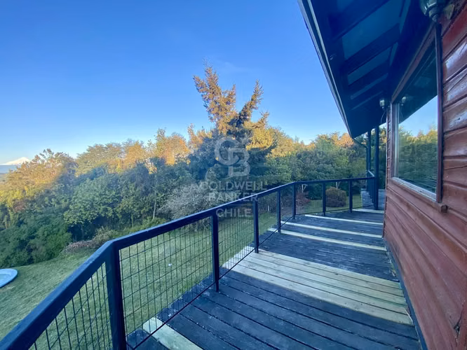 Gran casa en venta con vista al lago y volcán Osorno