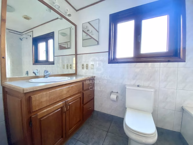 Gran casa en venta con vista al lago y volcán Osorno