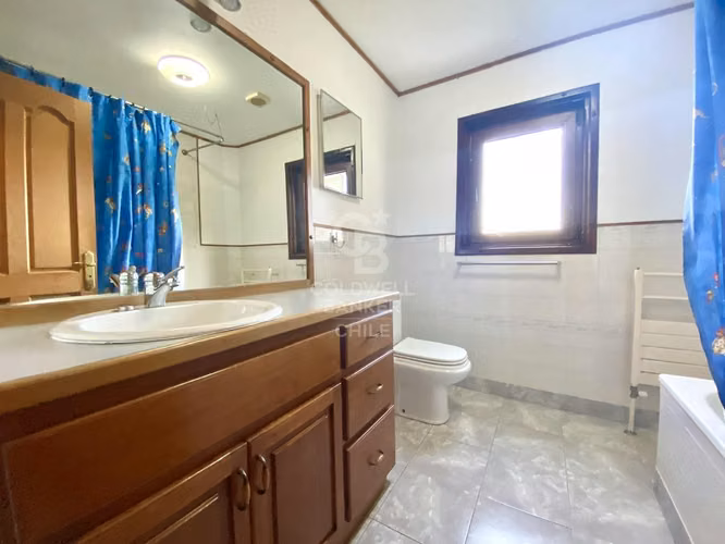 Gran casa en venta con vista al lago y volcán Osorno