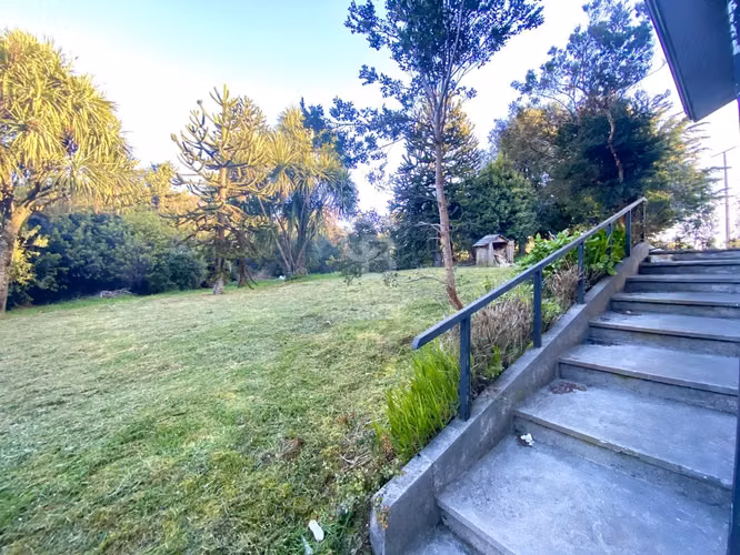 Gran casa en venta con vista al lago y volcán Osorno