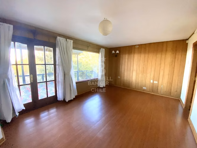 Gran casa en venta con vista al lago y volcán Osorno