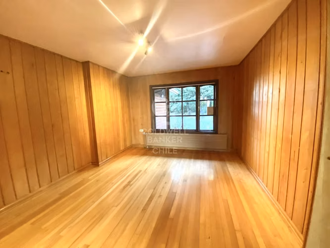Gran casa en venta con vista al lago y volcán Osorno