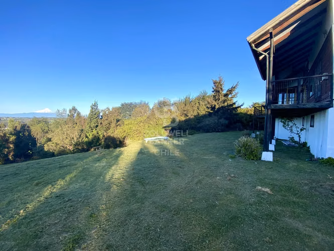Gran casa en venta con vista al lago y volcán Osorno