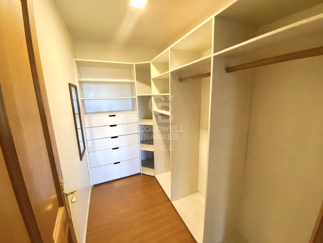 Gran casa en venta con vista al lago y volcán Osorno