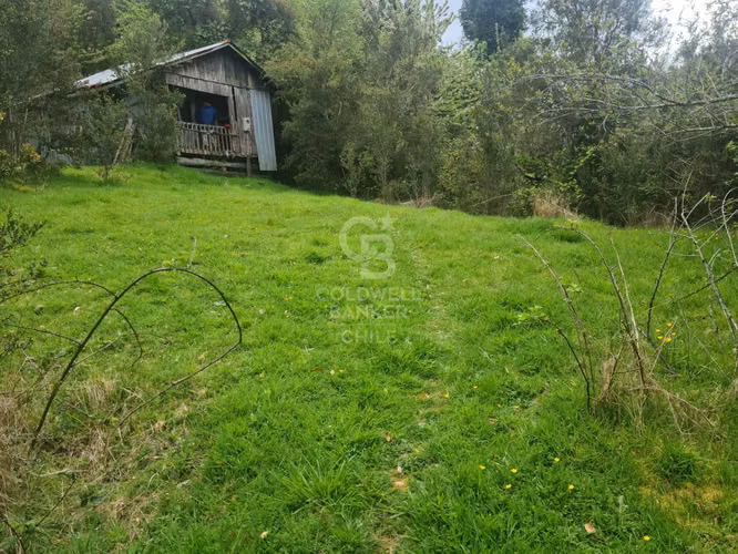 Oportunidad! Parcela con frutales, vista Volcán y riachuelo