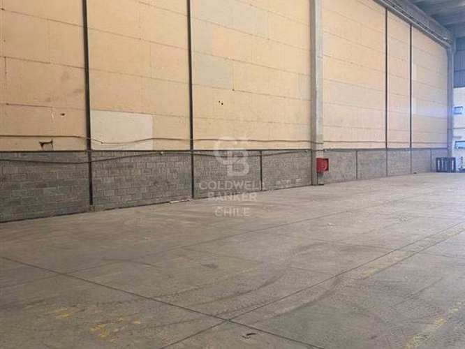 Galpón con oficina en sector industrial