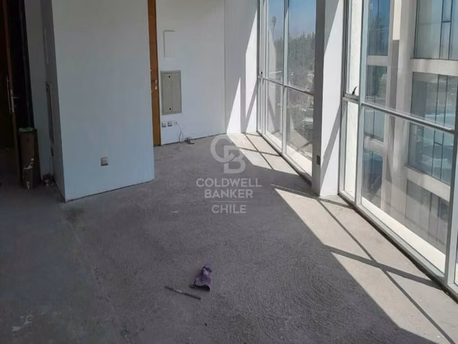 Gran oficina en Edificio Puerta de Chicureo