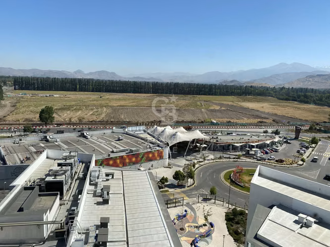 Gran oficina en Edificio Puerta de Chicureo