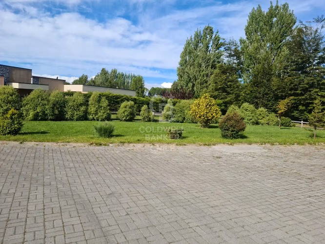 Exclusiva Casa Mediterránea en Osorno: Naturaleza y Lujo