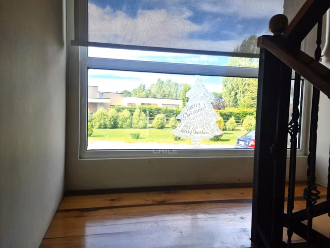 Exclusiva Casa Mediterránea en Osorno: Naturaleza y Lujo