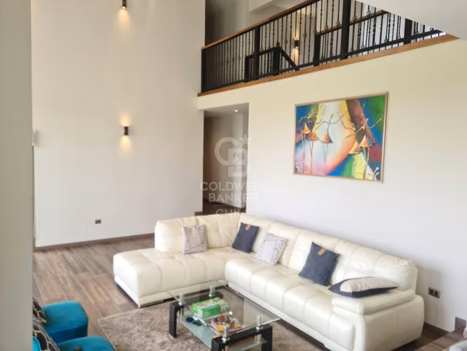 Exclusiva Casa Mediterránea en Osorno: Naturaleza y Lujo
