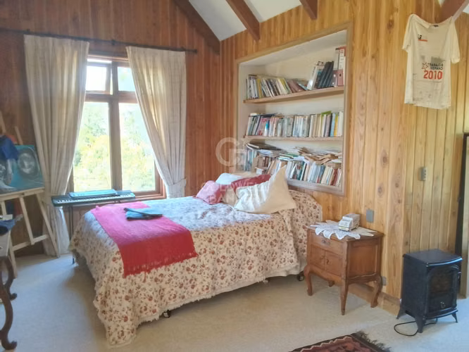 Gran casa en parcela, lindas vistas y a pasos del centro