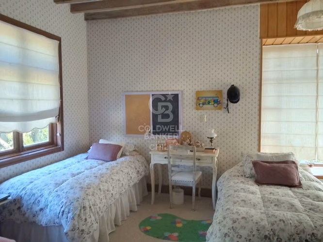Gran casa en parcela, lindas vistas y a pasos del centro