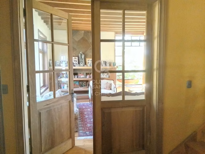 Gran casa en parcela, lindas vistas y a pasos del centro
