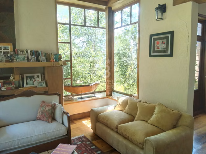 Gran casa en parcela, lindas vistas y a pasos del centro