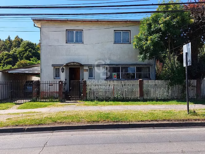 Gran Casa de esquina con sitio en Osorno.