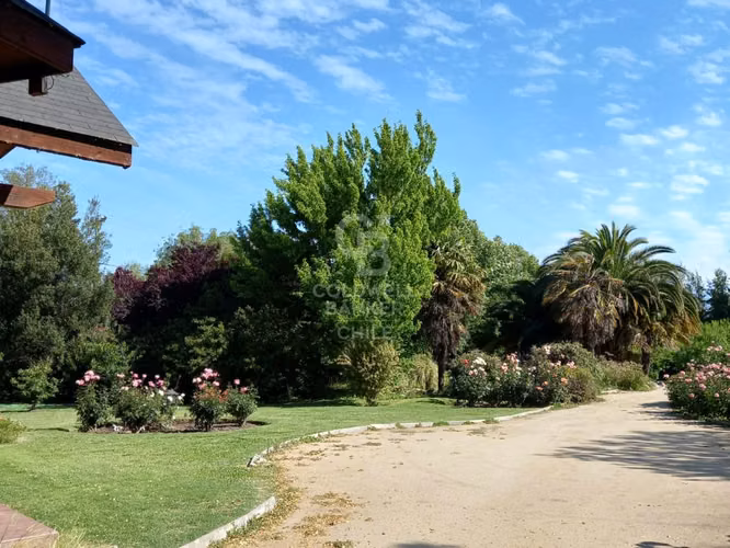 Parcela en calle principal Isla de Maipo