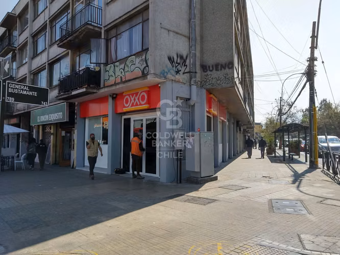 Placa Comercial en esquina de avenidas Ñuñoa