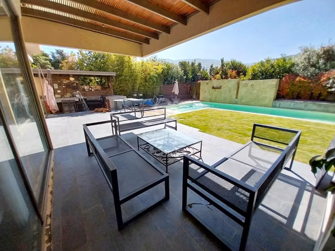 Condominio los Bravos con subterraneo