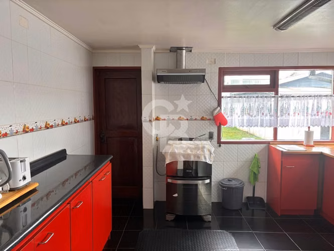Propiedad con uso comercial y habitacional