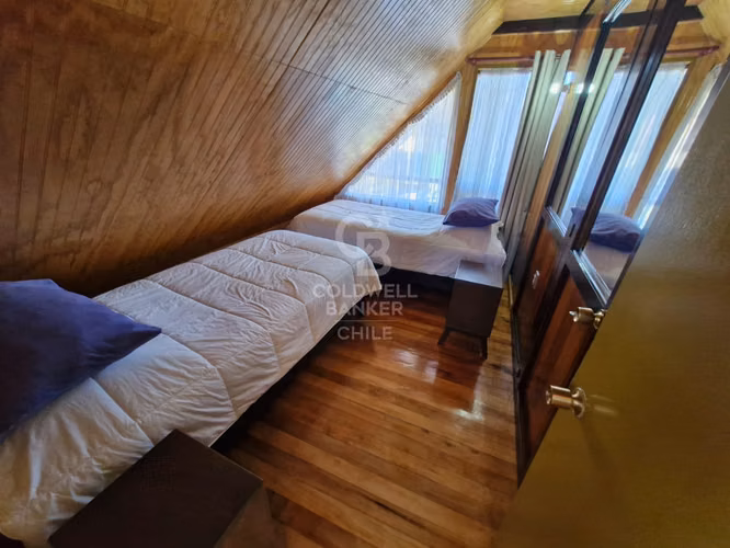 Propiedad con uso comercial y habitacional