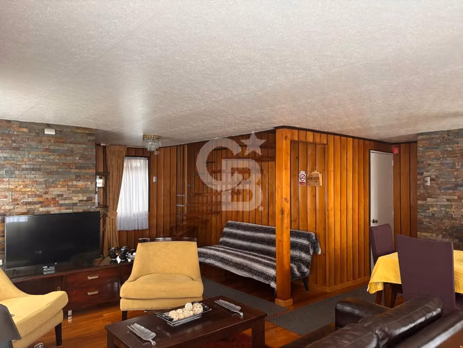 Propiedad con uso comercial y habitacional