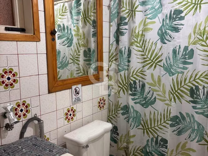 Propiedad con uso comercial y habitacional