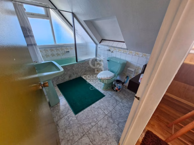 Propiedad con uso comercial y habitacional