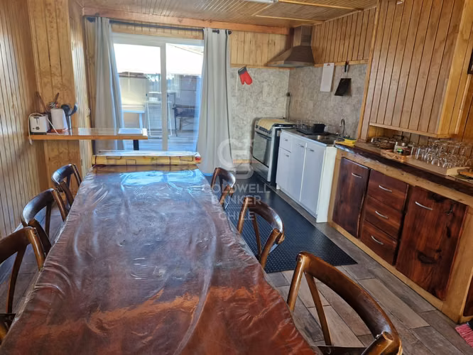 Propiedad con uso comercial y habitacional