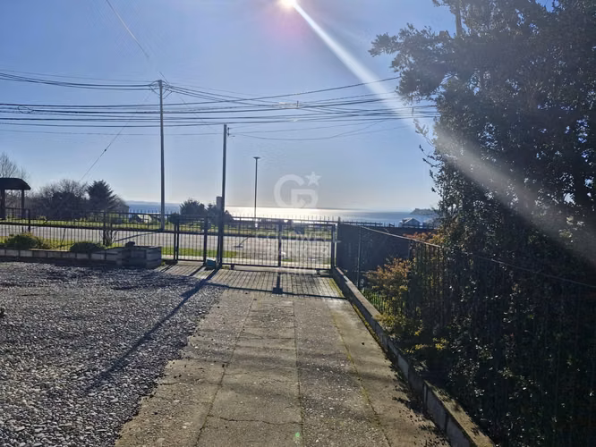 Propiedad con uso comercial y habitacional