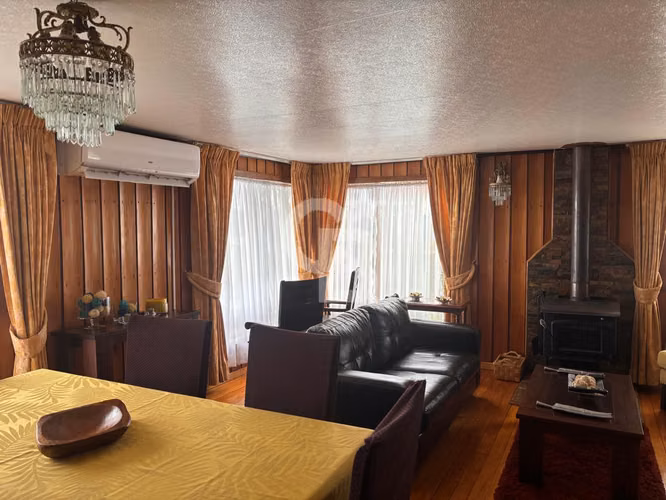 Propiedad con uso comercial y habitacional