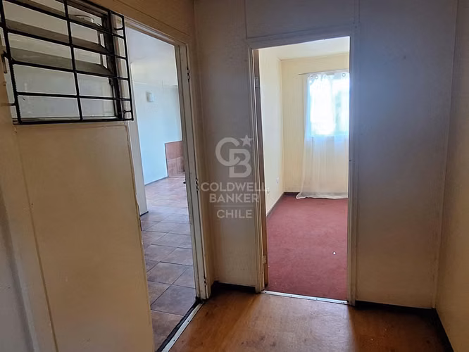 Casa ampliada con 3 dorm, patio y cerca de servicios - Imagen 7