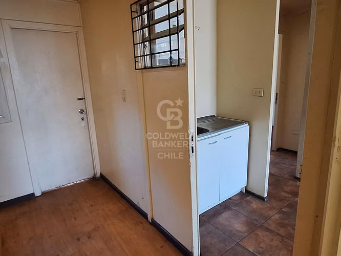 Casa ampliada con 3 dorm, patio y cerca de servicios - Imagen 6