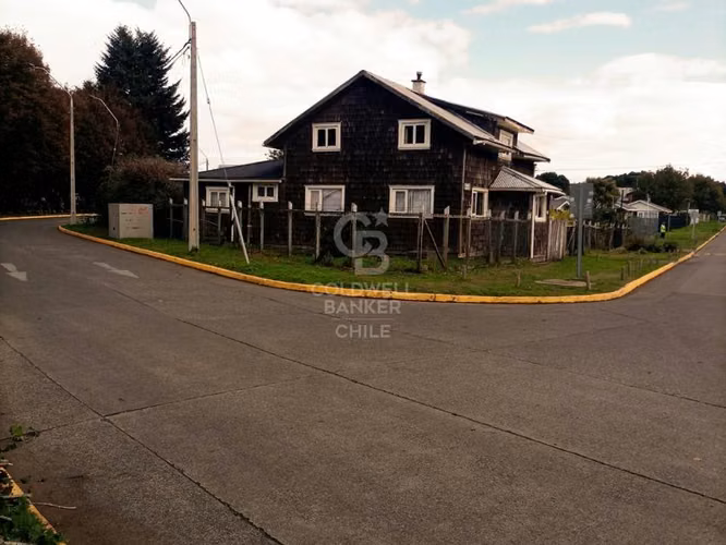 Terreno en Esquina con Vistas Únicas a Volcanes y Lago