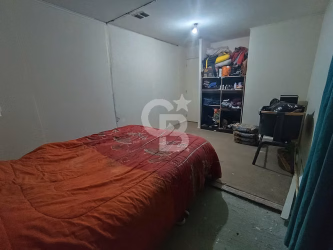 Casa familiar en sector tranquilo, excelente ubicación.