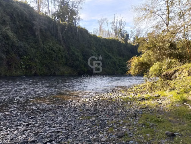 Hermosa parcela con orilla de rio [ Potencial turístico