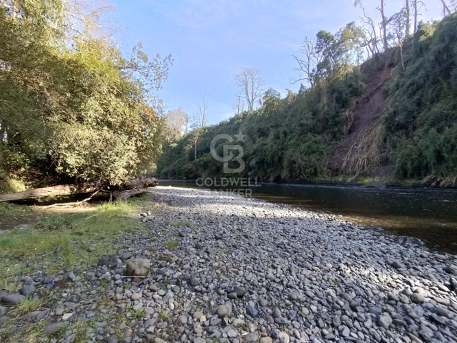 Hermosa parcela con orilla de rio [ Potencial turístico