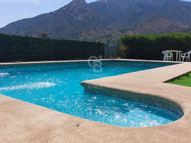 Parcela con casa en Olmué y casa de visitas