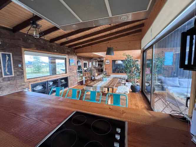2 casas, acceso al lago y lindísima vista