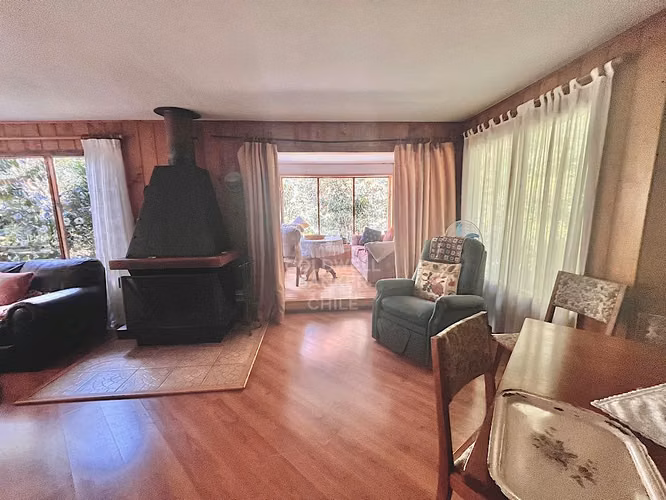 Hermoso sitio con 2 casas en Frutillar Bajo.