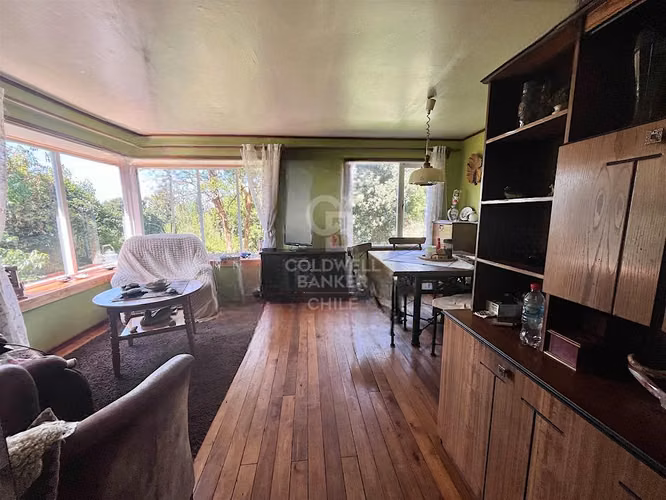 Hermoso sitio con 2 casas en Frutillar Bajo.