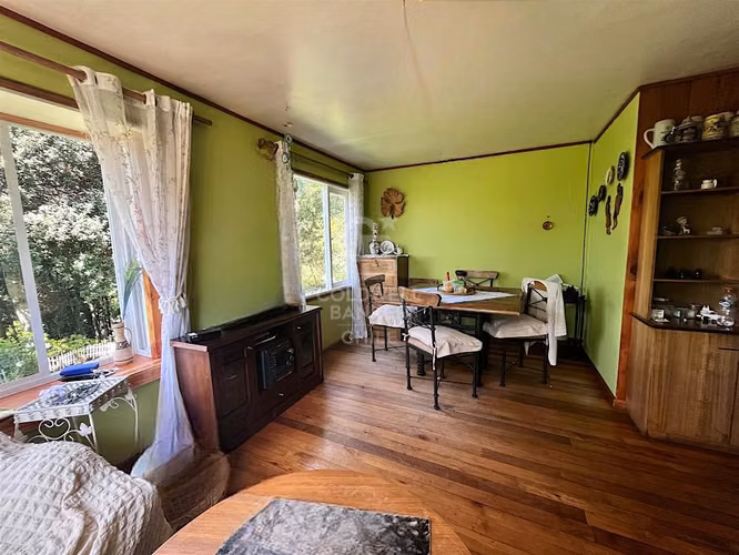 Hermoso sitio con 2 casas en Frutillar Bajo.